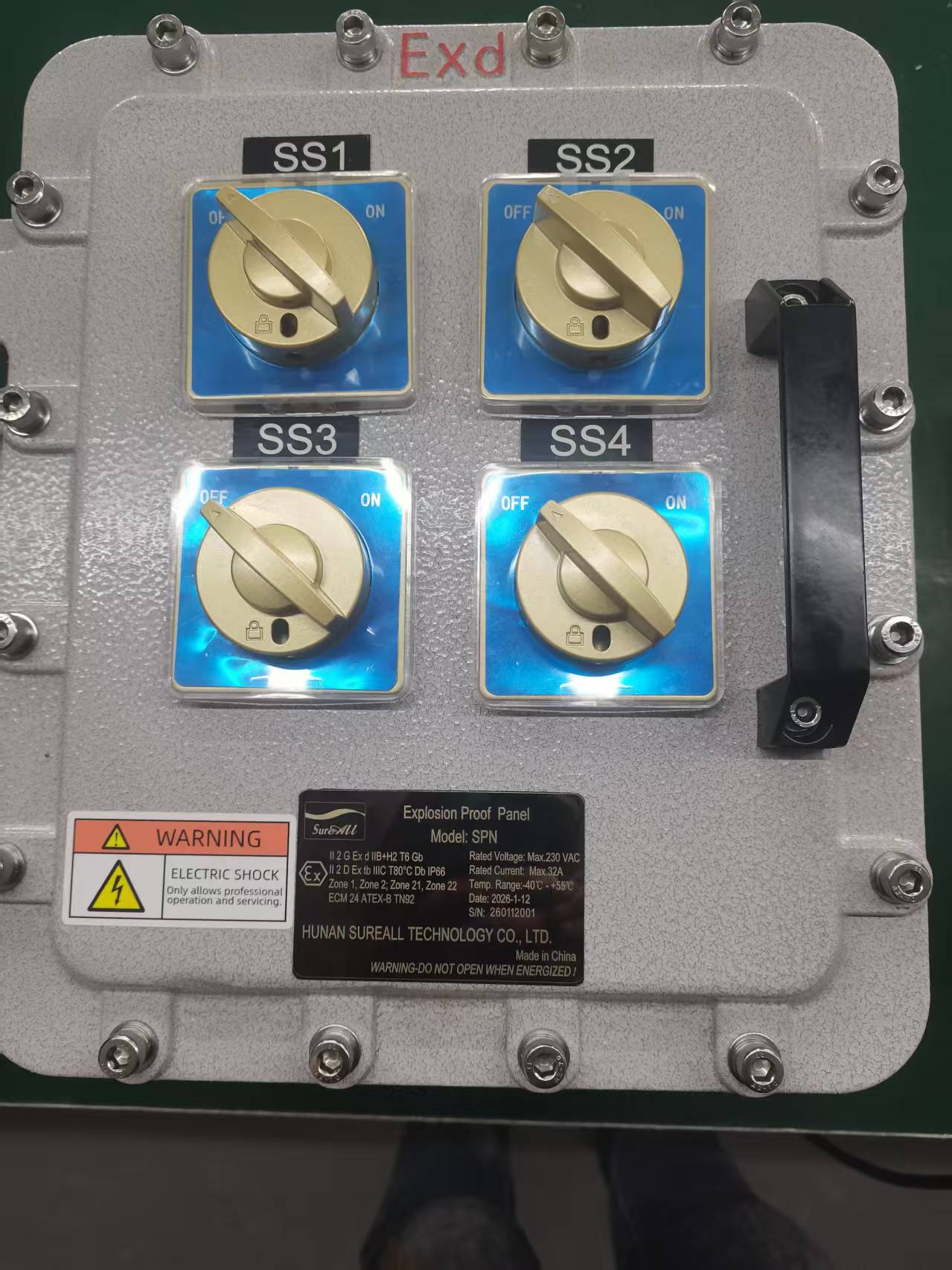 explosion-proof_distribution_board-outside.jpg explosion-proof_distribution_board-outside.jpg